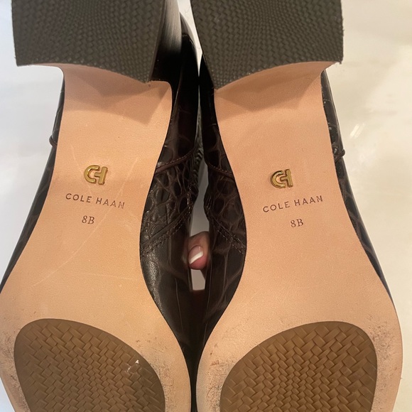 Cole Haan, Gemma Ankle Boots, Sz 8, Dark Brown Croc-Embossed. Worn one time. - Picture 8 of 9